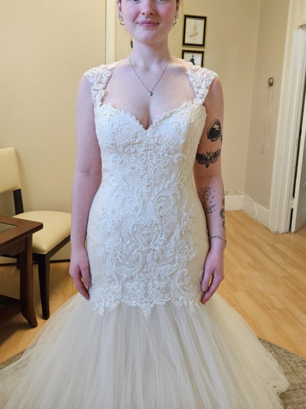 Size 10 light/dark ivory cap sleeve sparkly lace mermaid bridal gown NWOT - Picture 4 of 16